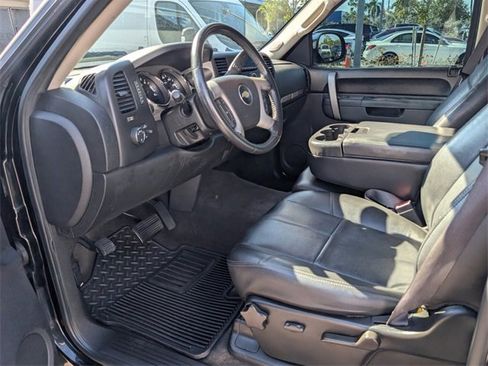 Used 2010 Chevrolet Silverado 1500 LT w/ Regional Value Package image 6