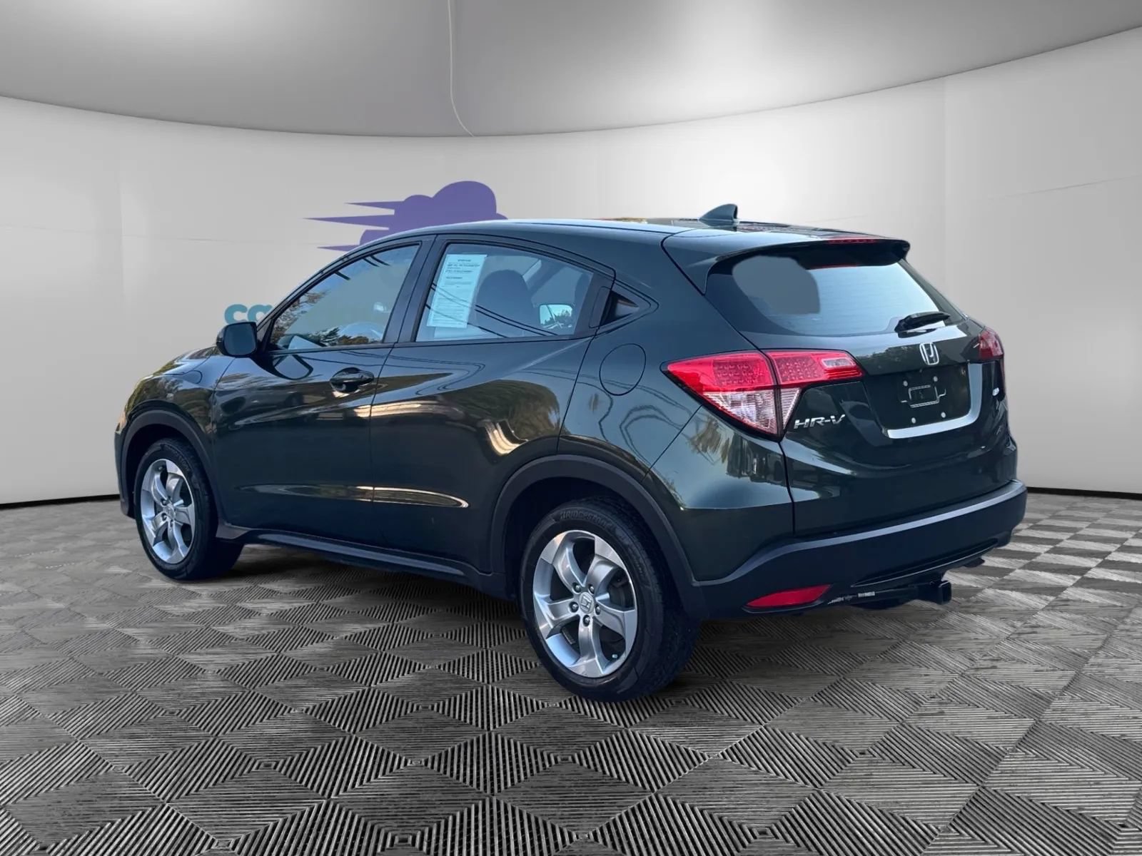 Used 2018 Honda HR-V LX image 3