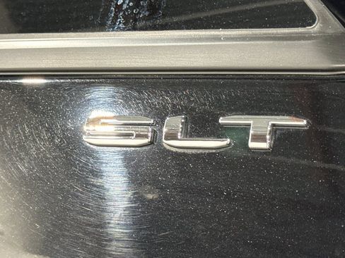 Used 2022 GMC Terrain SLT image 33