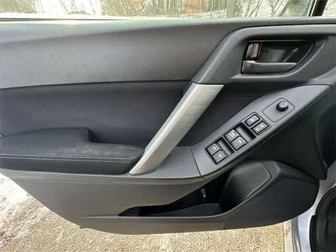 Used 2015 Subaru Forester 2.5i Premium w/ All-Weather Package image 15