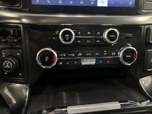 Used 2022 Ford F150 Lariat w/ Equipment Group 502A High image 37