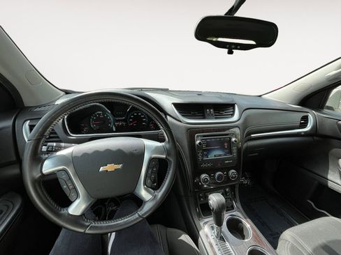Used 2016 Chevrolet Traverse LT w/ Style and Technology Package FWD image 10