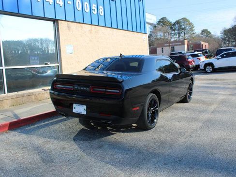 Used 2016 Dodge Challenger SXT Plus image 4