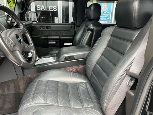 Used 2005 HUMMER H2 w/ Preferred Equipment Group image 14