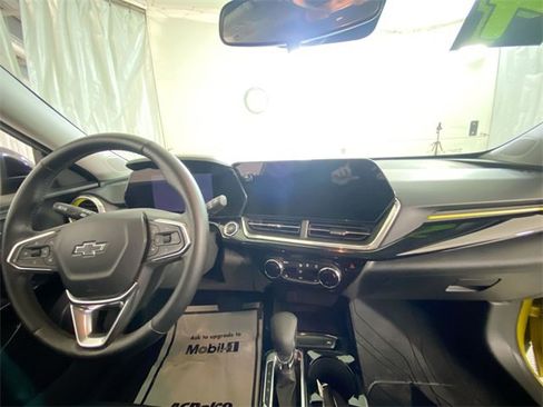Used 2024 Chevrolet Trax ACTIV w/ Sunroof Package image 27