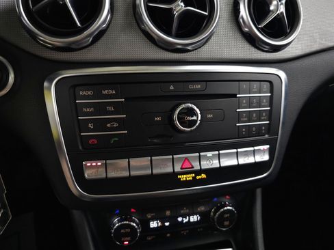 Used 2018 Mercedes-Benz GLA 250 4MATIC image 24