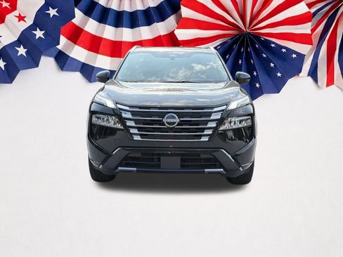 Certified 2025 Nissan Rogue Platinum w/ Platinum Premium Package FWD image 32