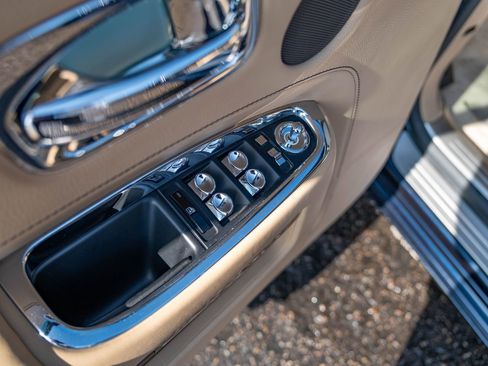 Used 2016 Rolls-Royce Ghost image 29