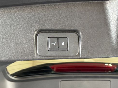 Used 2025 Nissan Rogue SV FWD image 23