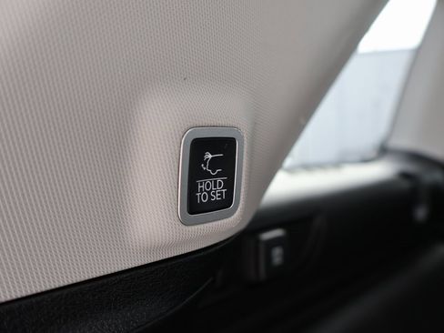 Used 2023 Jeep Grand Cherokee 4WD 4xe image 16