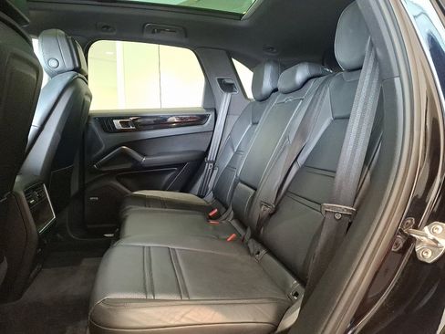 Used 2019 Porsche Cayenne image 10