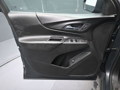 Used 2020 Chevrolet Equinox LT w/ Driver Convenience Package image 13