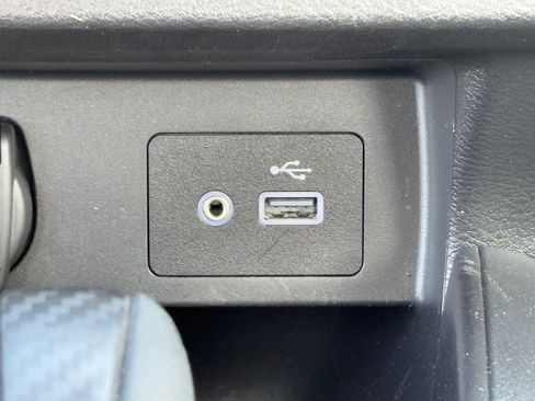 Certified 2025 Nissan Versa SV image 25