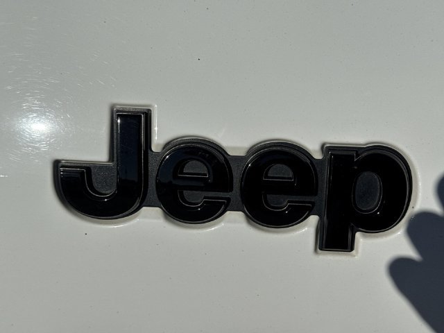 Used 2021 Jeep Grand Cherokee L Laredo AWD/4WD image 29