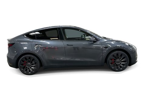 Certified 2022 Tesla Model Y Performance AWD/4WD image 7