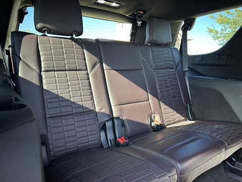 Used 2021 Cadillac Escalade Sport Platinum image 17