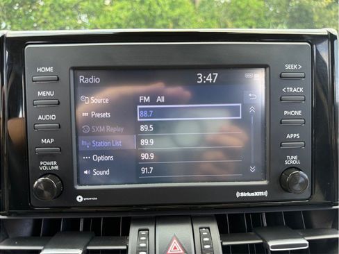 Used 2021 Toyota RAV4 XLE Premium AWD/4WD image 28