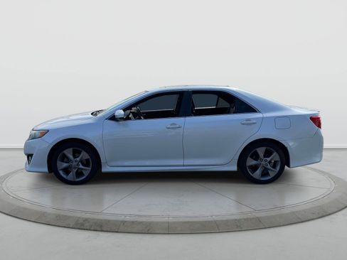 Used 2012 Toyota Camry SE image 4