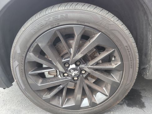 Used 2023 Mitsubishi Outlander SEL image 9