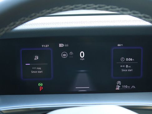 New 2025 Volkswagen Tiguan SE image 29