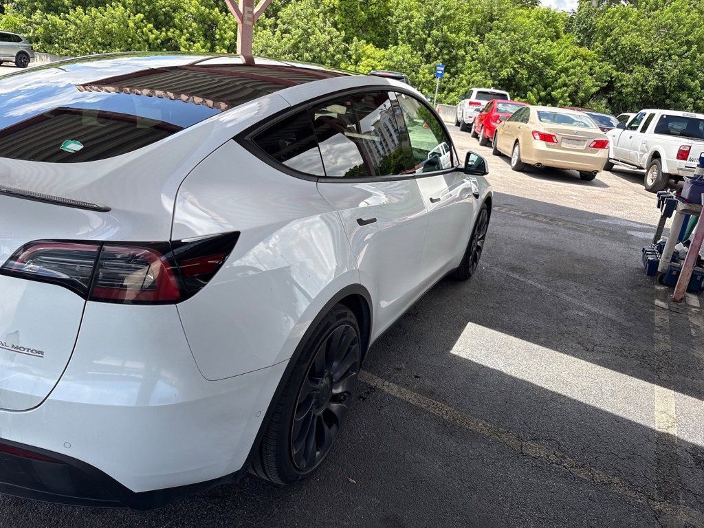 Used 2022 Tesla Model Y Performance AWD/4WD image 4