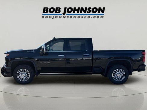 Used 2022 Chevrolet Silverado 2500 High Country w/ Z71 Off-Road Package AWD/4WD image 7