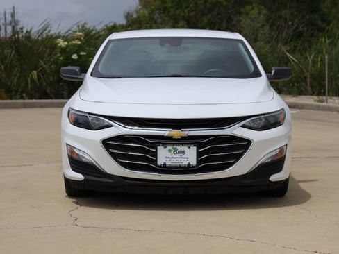 Used 2023 Chevrolet Malibu LS FWD image 2