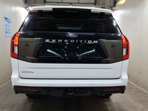 Used 2025 Ford Expedition Active AWD/4WD image 4