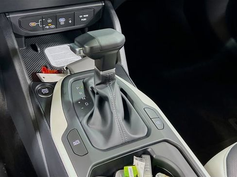 New 2025 Kia K4 GT-Line image 17