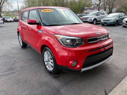 Used 2019 Kia Soul + image 1