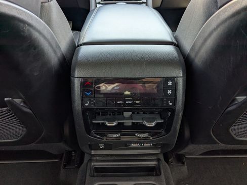 Used 2023 Jeep Grand Cherokee L Limited w/ Luxury Tech Group II AWD/4WD image 27
