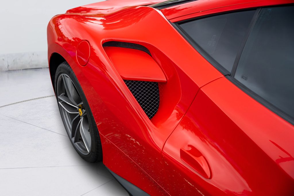 Used 2016 Ferrari 488 GTB RWD image 33