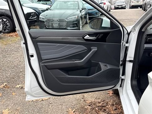 New 2026 Volkswagen Jetta SEL image 9