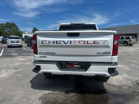 Used 2022 Chevrolet Silverado 1500 High Country w/ High Country Premium Package AWD/4WD image 4