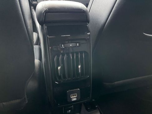 Used 2025 Jeep Compass Limited image 23