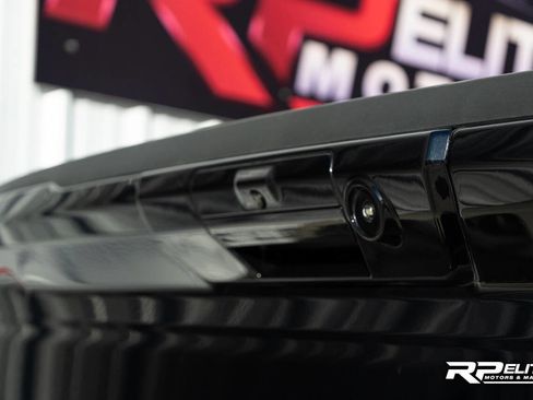 Used 2023 Ford F450 Lariat w/ FX4 Off-Road Package image 32