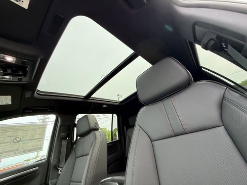 New 2026 Chevrolet Suburban RST AWD/4WD image 15