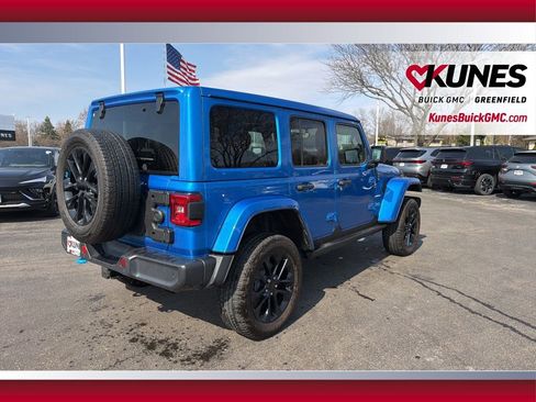 Used 2022 Jeep Wrangler Unlimited Sahara w/ Cold Weather Group image 5