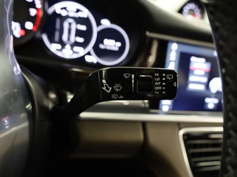 Used 2018 Porsche Panamera 4S image 23