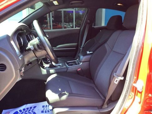 Used 2022 Dodge Charger SXT RWD image 10
