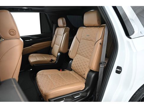 Used 2022 Cadillac Escalade Premium Luxury w/ Performance Package image 22