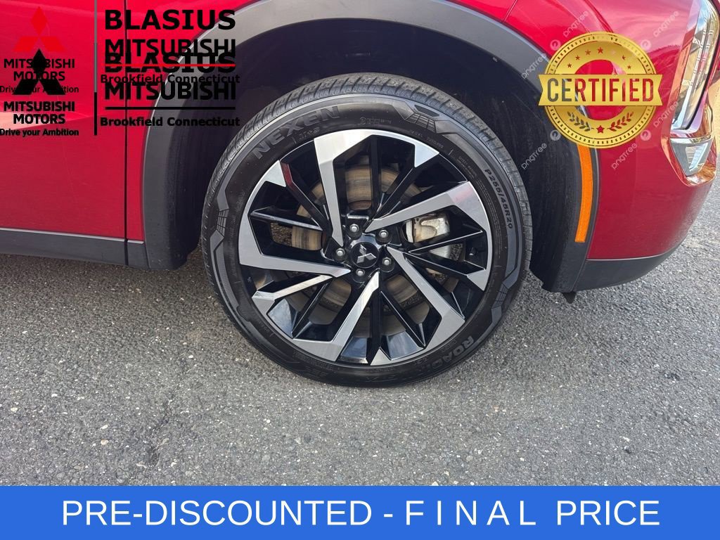 Used 2023 Mitsubishi Outlander 4WD Plug-In Hybrid image 3