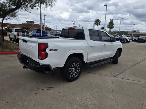 Used 2024 Chevrolet Colorado Z71 w/ Z71 Convenience Package 2 image 3