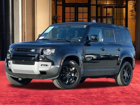 Used 2025 Land Rover Defender 110 S image 2