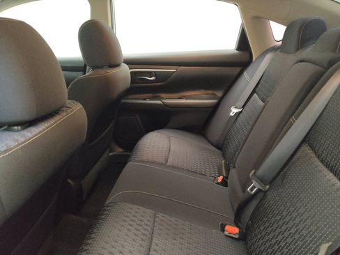 Used 2016 Nissan Altima 2.5 SV image 18