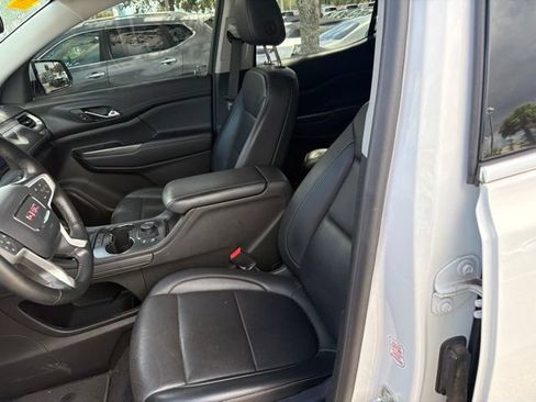 Used 2023 GMC Acadia SLT FWD image 7