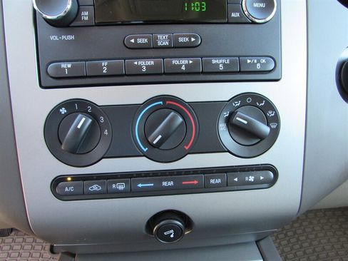 Used 2013 Ford Expedition EL XLT RWD image 20