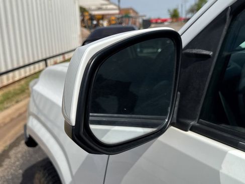 Used 2020 Toyota Tacoma SR AWD/4WD image 37