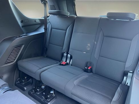 Used 2026 Chevrolet Tahoe LS AWD/4WD image 12