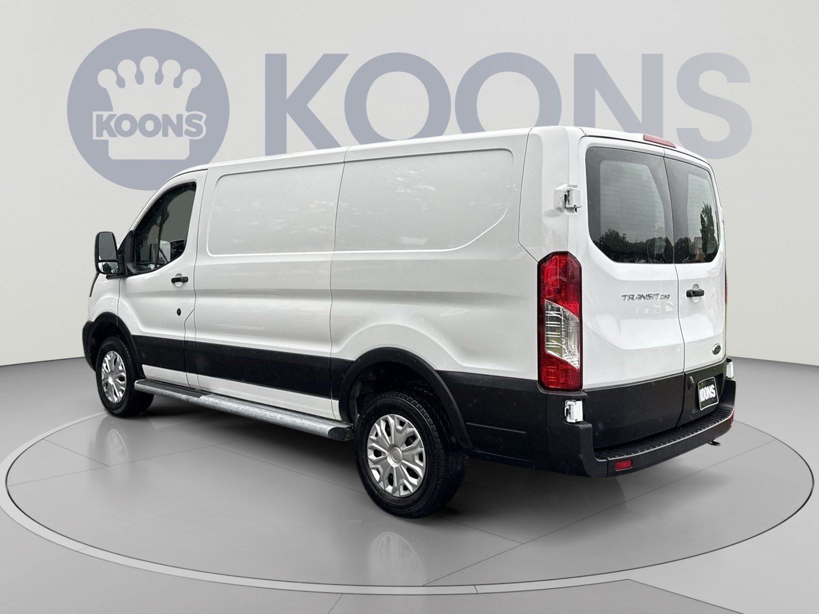 Used 2025 Ford Transit 250 Low Roof RWD image 4